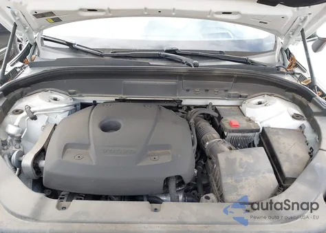 2021 Volvo Xc60 T6 Inscription z USA, uszkodzony, nr VIN YV4A22RL8M1721753